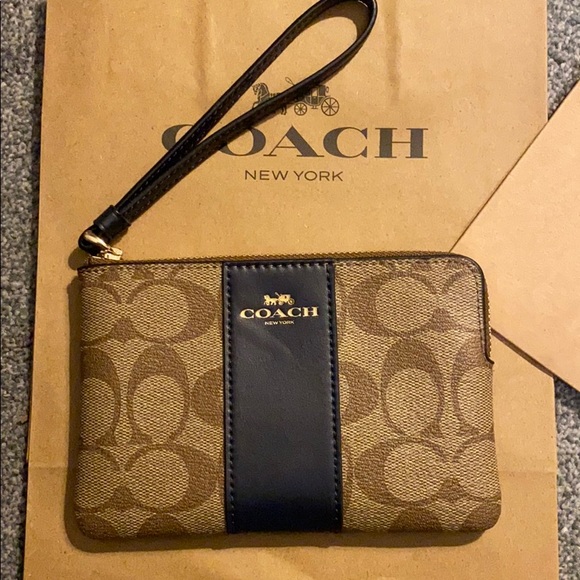 Coach Wristlet BRAND NEW - Picture 2 of 4